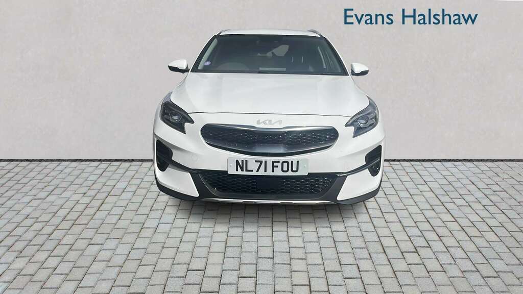 Kia Xceed 1.6 Gdi 8.9Kwh 4 Suv Plug-in Hybrid Dct Black #2