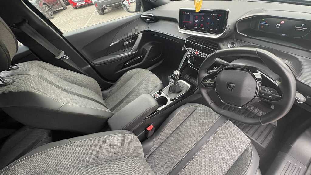 Peugeot 2008 1.2 Puretech Allure 2024 Black #5