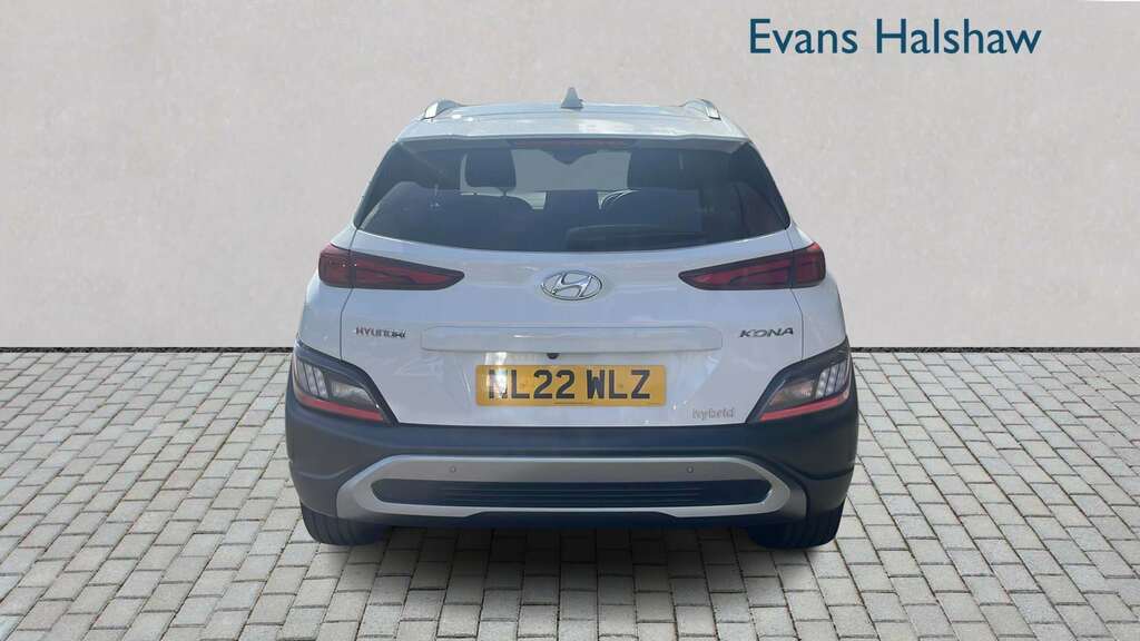 Hyundai Kona 1.6 Gdi Hybrid Premium Dct 2022 White #4