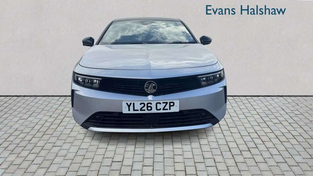 Vauxhall Astra 1.2 Turbo 130 Griffin 2026 White #2