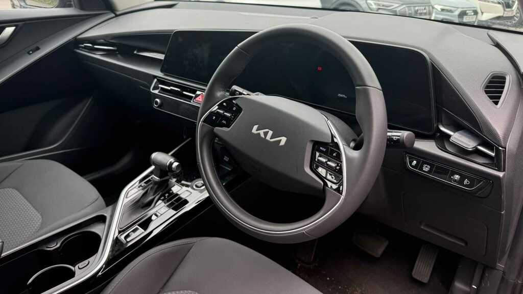 Kia Niro 1.6 Gdi 136 Hybrid Evolve Dct Estate SA26FXL White #6