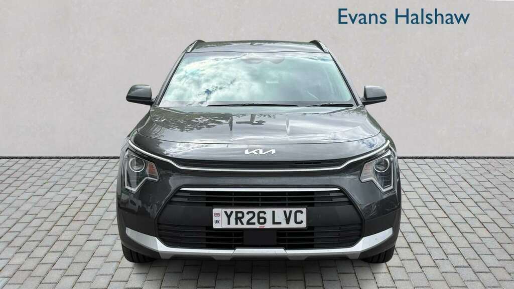 Kia Niro 1.6 Gdi 136 Hybrid Evolve Dct Estate SA26FXL White #4