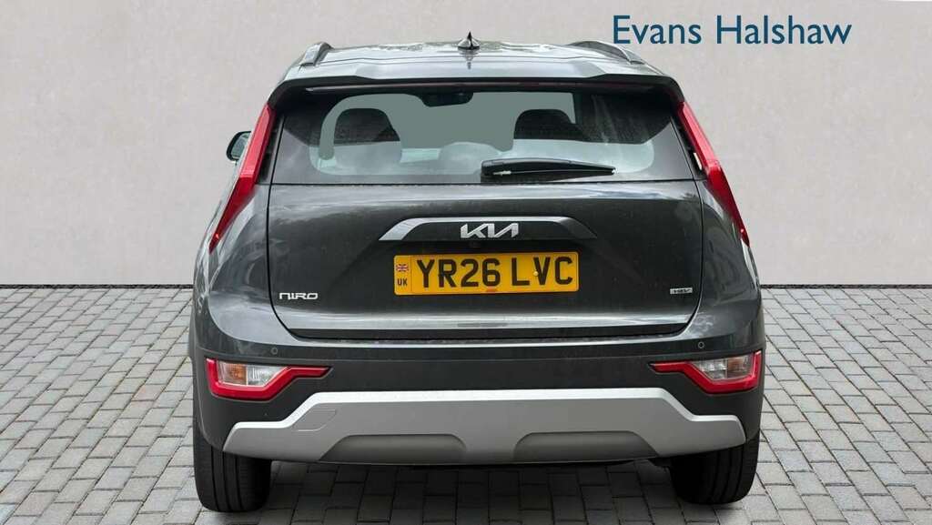 Kia Niro 1.6 Gdi 136 Hybrid Evolve Dct Estate SA26FXL White #5