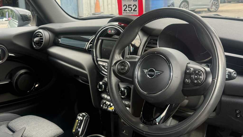 Mini Hatch 135Kw Cooper S Level 2 33Kwh 2020 RE70PXD Grey #5