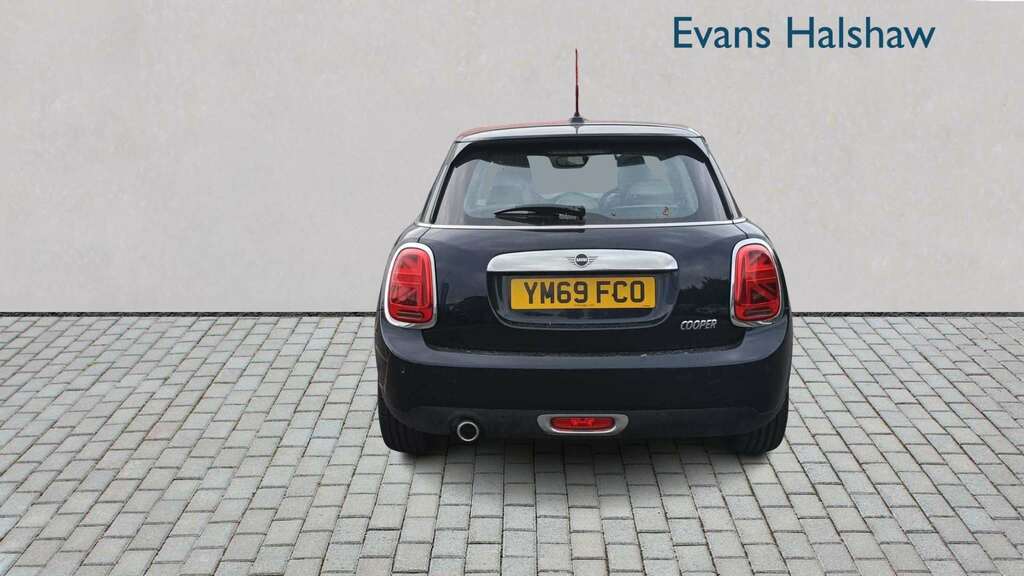 Mini Hatch 1.5 Cooper Exclusive II Comfort Pack 2019 YM69FCO Black #2