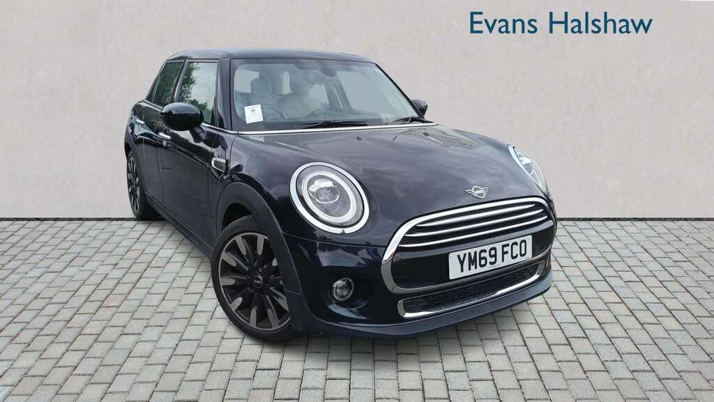 Mini Hatch 1.5 Cooper Exclusive II Comfort Pack 2019 YM69FCO Black #4