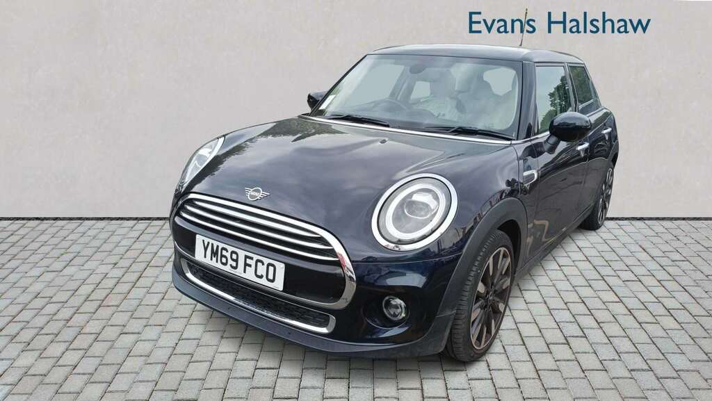 Mini Hatch 1.5 Cooper Exclusive II Comfort Pack 2019 YM69FCO Black