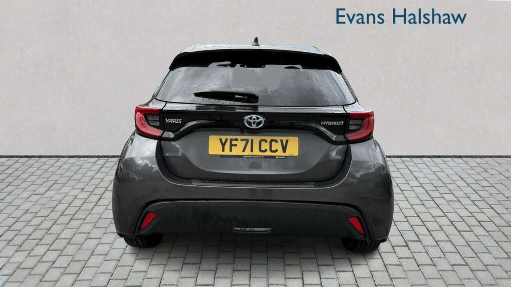 Toyota Yaris 1.5 Hybrid Design Cvt 2021 YF71CCV Grey #4