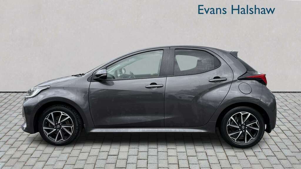Toyota Yaris 1.5 Hybrid Design Cvt 2021 YF71CCV Grey #3