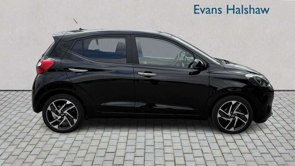 Hyundai I10 1.0 63 Premium Nav 2025 Black #3