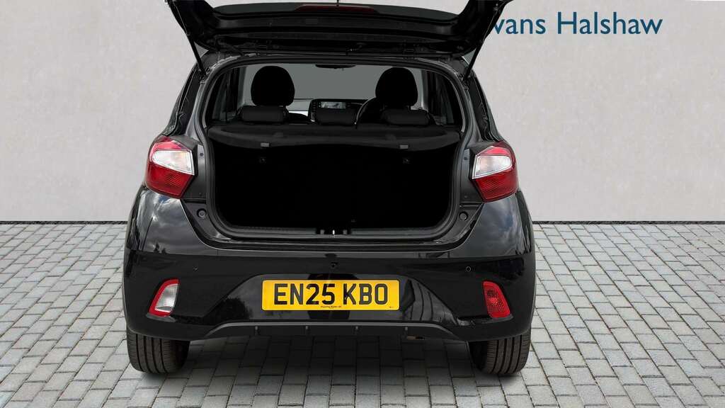 Hyundai I10 1.0 63 Premium Nav 2025 Black #6