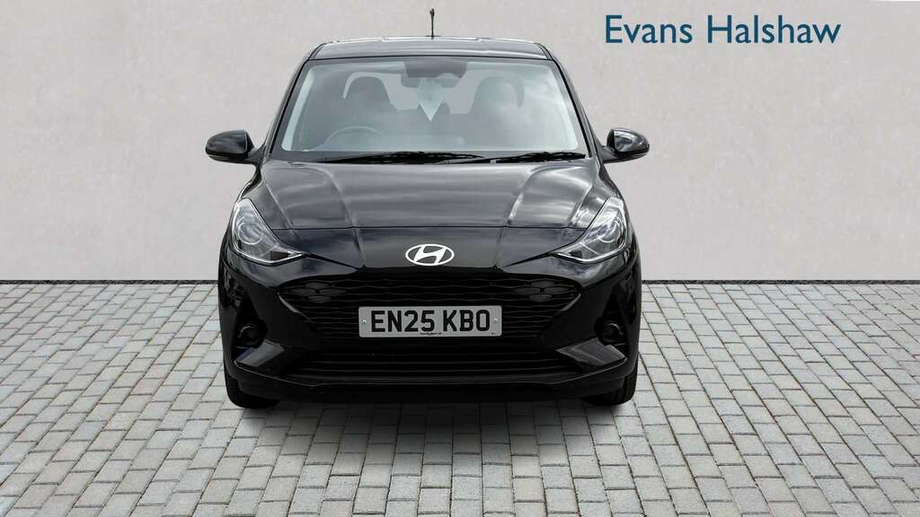 Hyundai I10 1.0 63 Premium Nav 2025 Black #4