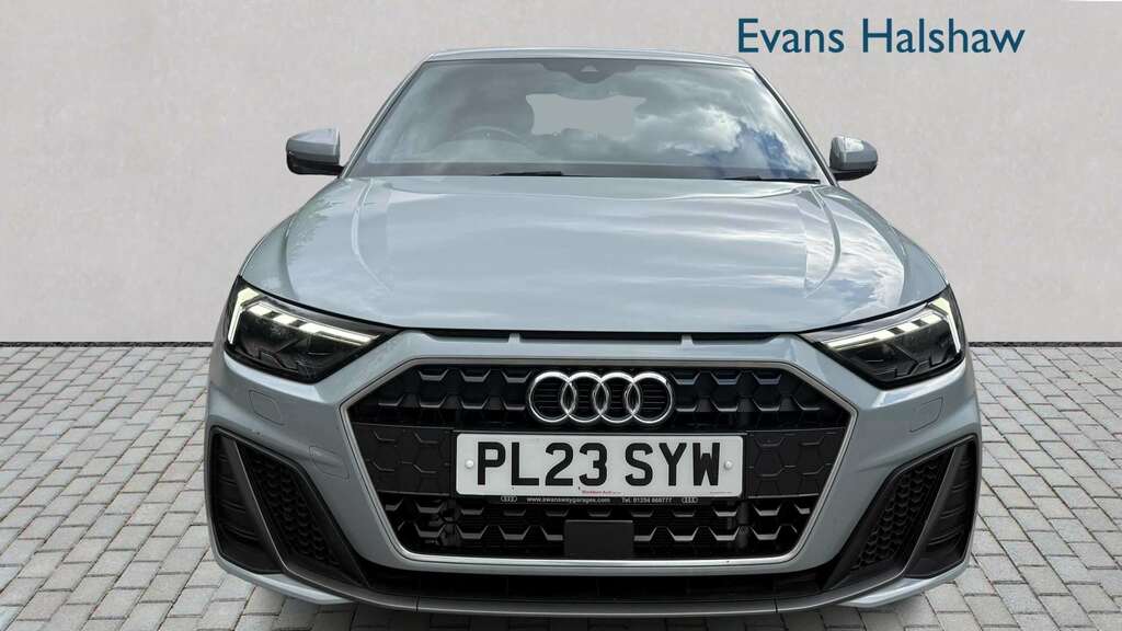 Audi A1 1.5 Tfsi 35 Black Edition Sportback S T Red #4
