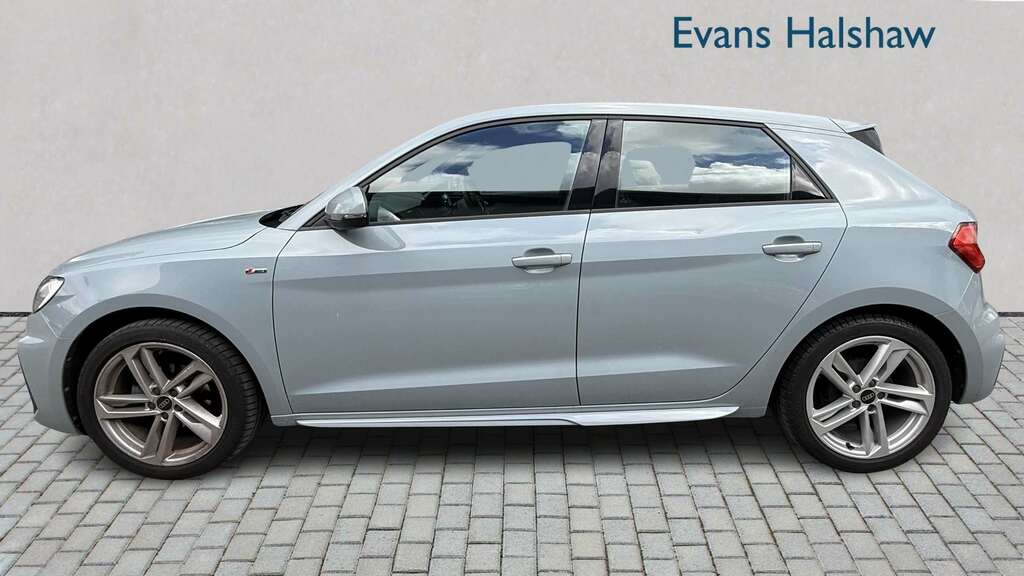 Audi A1 1.5 Tfsi 35 Black Edition Sportback S T Red #3
