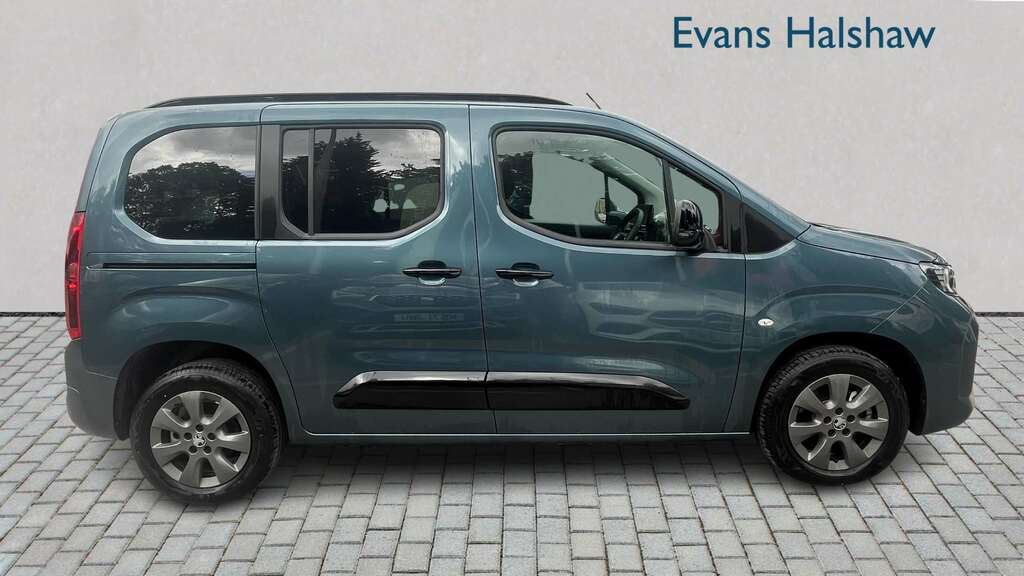 Vauxhall Combo-e Life 100Kw Ultimate 52Kwh 2025 Blue #4