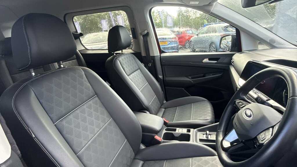 Ford Tourneo Connect 2.0 Ecoblue Titanium 7 Seat 2023 Red #4