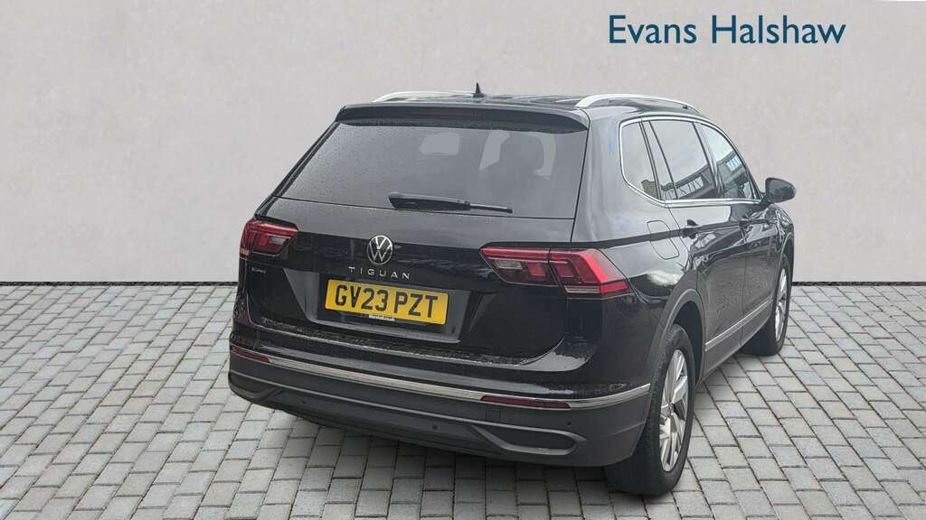 Volkswagen Tiguan Allspace 1.5 Tsi Life Dsg 2023 Black #3