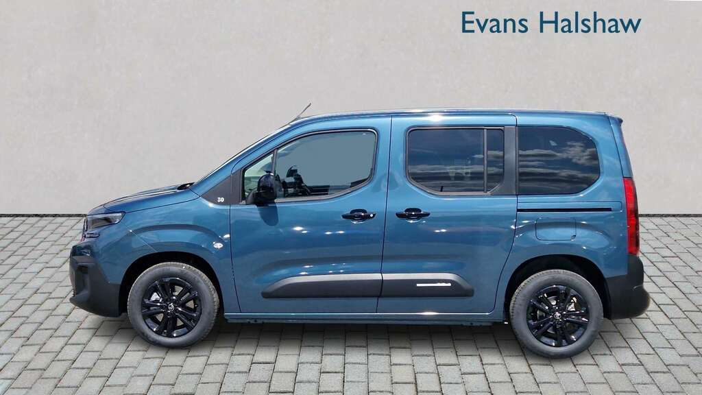 Citroen Berlingo 1.5 D 130 Collection M 2026 Blue #3