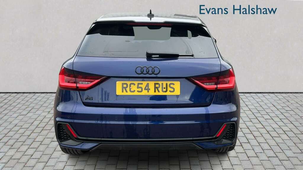 Audi A1 35 Tfsi Black Edition S Tronic 2024 YE74LKK Blue #5