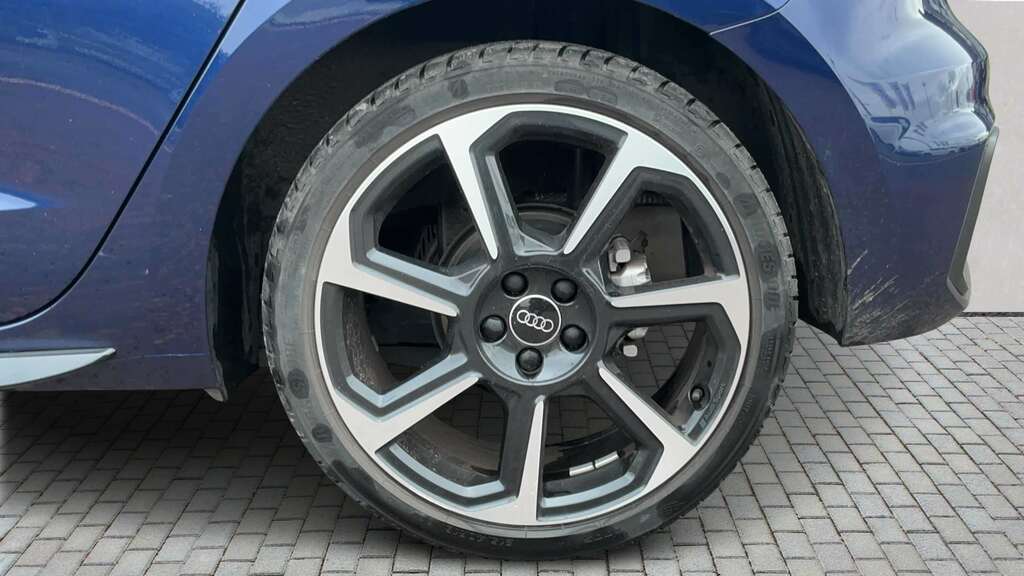 Audi A1 35 Tfsi Black Edition S Tronic 2024 YE74LKK Blue #6