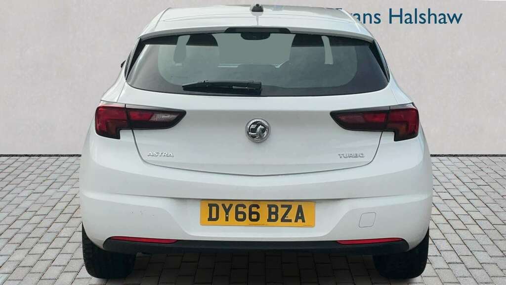 Vauxhall Astra 1.4T 16V 150 Elite 2016 White #5
