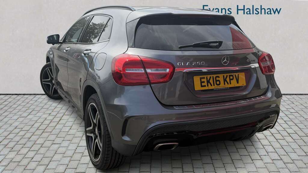 Mercedes-Benz GLA Class 2.0 Gla250 Amg Line 7G-dct 4Matic Euro 6 Ss White #2