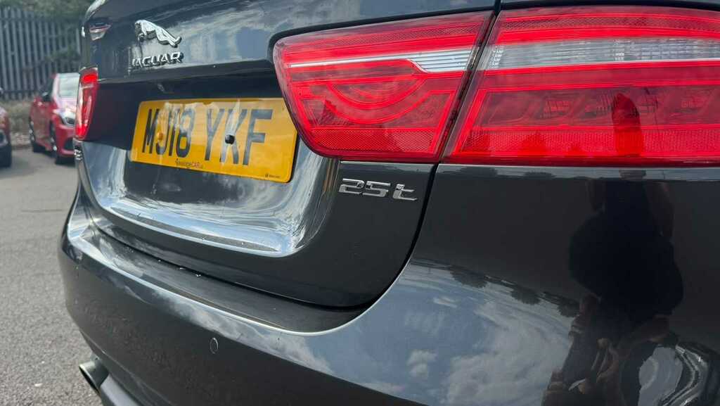 Jaguar XE 2.0D R-sport Saloon Euro 6 Ss White #12