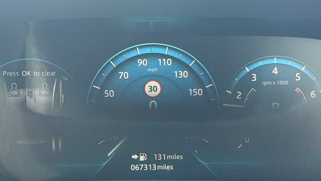 Jaguar XE 2.0D R-sport Saloon Euro 6 Ss White #21