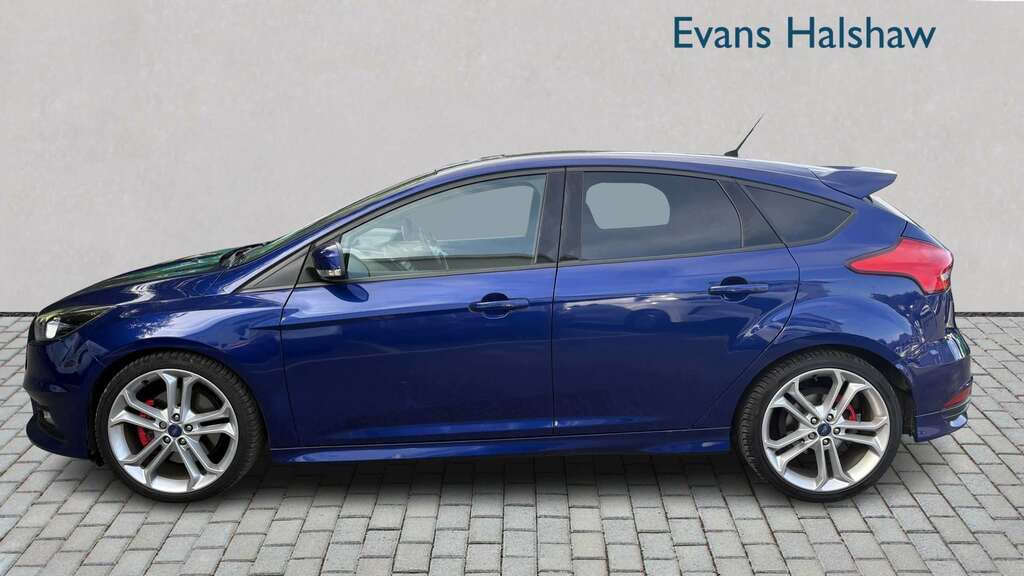 Ford Focus 1.5T Ecoboost Titanium Estate Eu Red #5