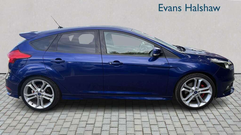 Ford Focus 1.5T Ecoboost Titanium Estate Eu Red #6