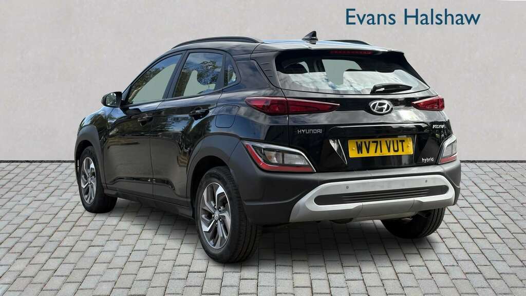 Hyundai Kona 1.6 Gdi Hybrid Se Connect Dct 2021 Black #2