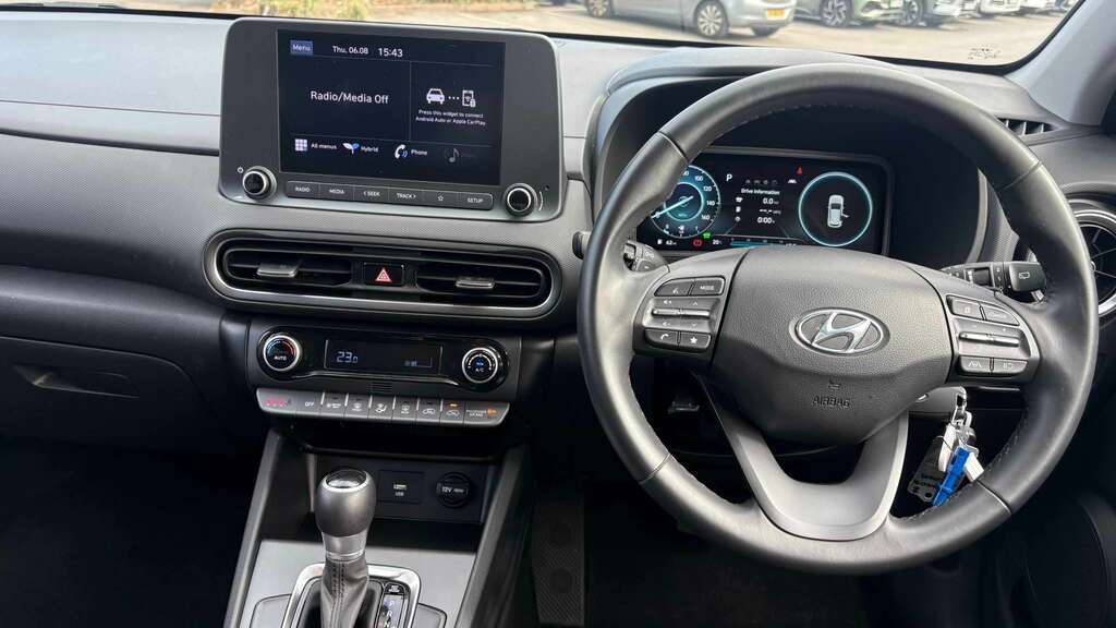 Hyundai Kona 1.6 Gdi Hybrid Se Connect Dct 2021 Black #4