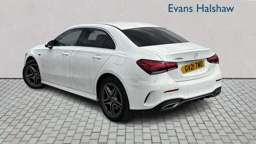 Mercedes-Benz A Class 1.3 A180 Se Hatchback 7G-dct Euro 6 S White #2