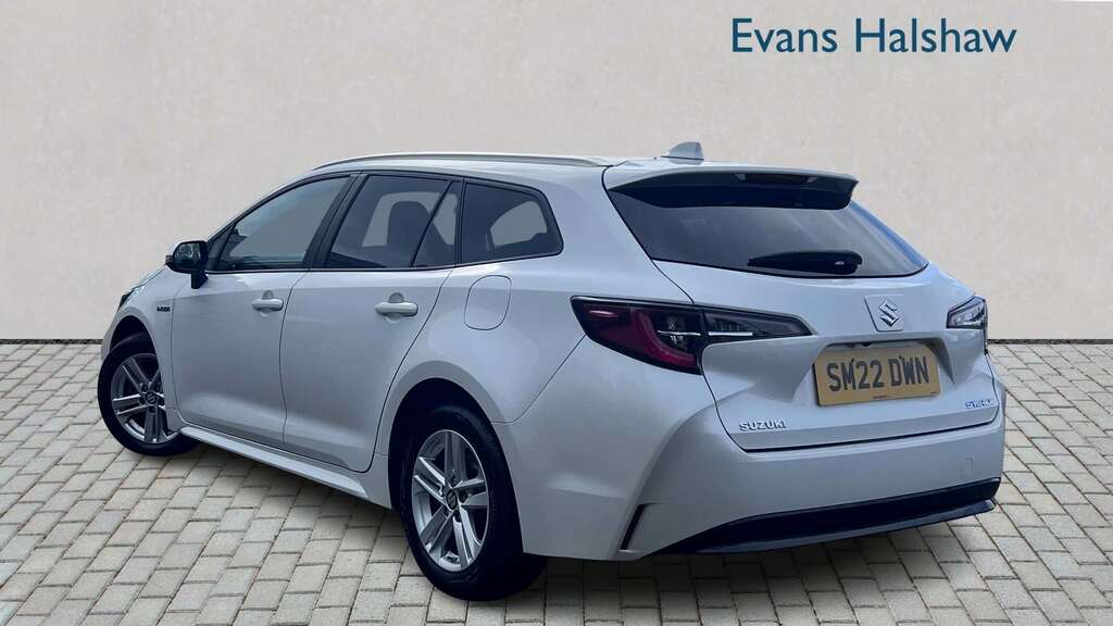 Suzuki Swace 1.8 Hybrid Sz-t Cvt 2022 White #2