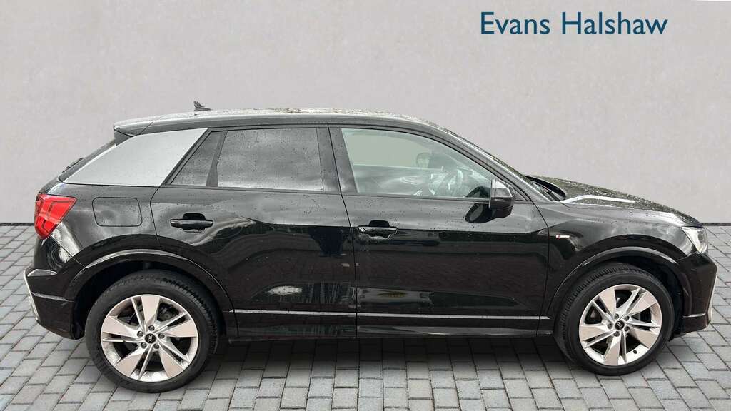 Audi Q2 35 Tfsi S Line 2023 Black #4