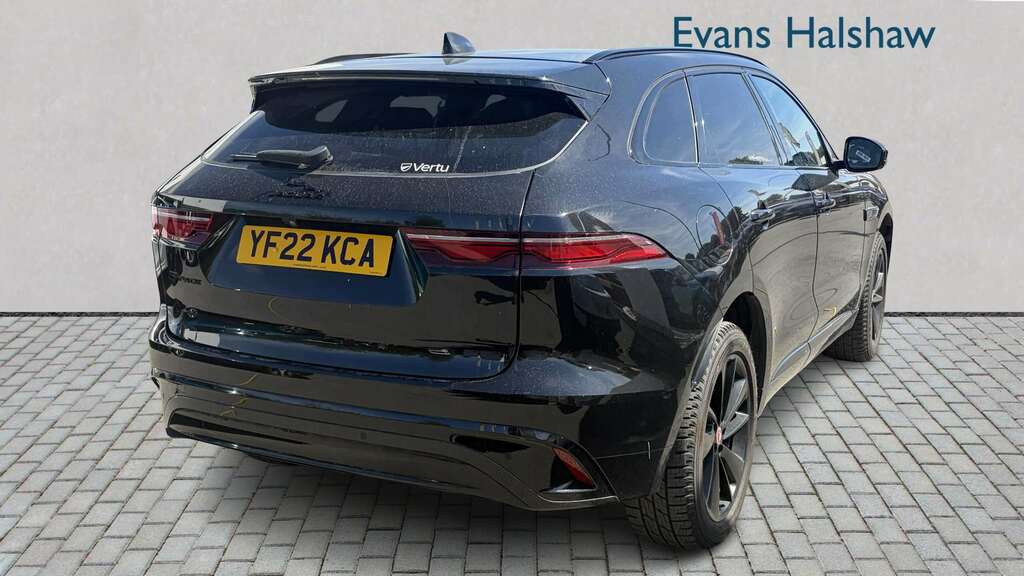 Jaguar F-Pace 2.0 D200 R-dynamic Black Awd 2022 Black #3