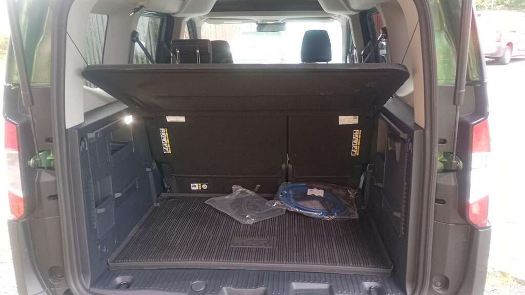 Ford Tourneo Courier 100Kw Active 43Kwh 2026 Green #6