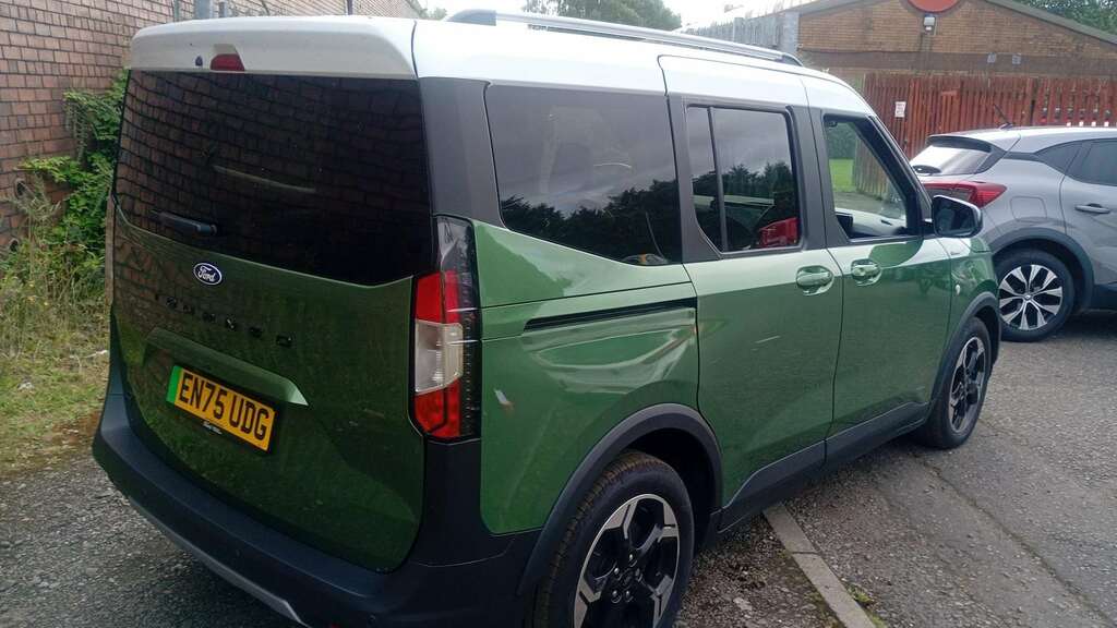 Ford Tourneo Courier 100Kw Active 43Kwh 2026 Green #3
