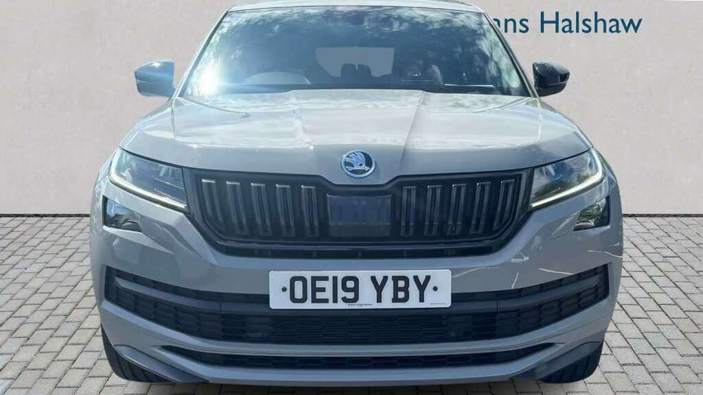 Skoda Kodiaq 2.0 Tdi 190 Sport Line 4X4 Dsg 7 Seat 2019 Grey #2