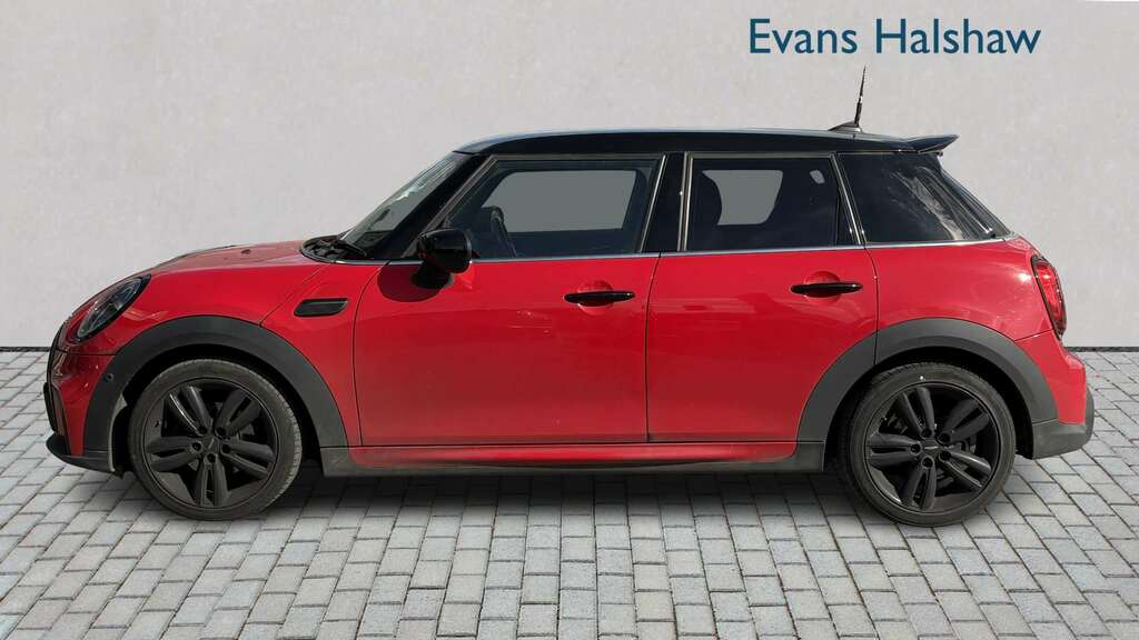 Mini Hatch 1.5 Cooper Sport 2021 YF71LXP Red #3