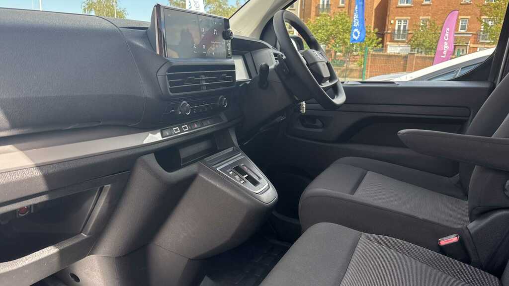 Vauxhall Vivaro 75Kwh Ultimate M Mpv Mwb 8 Seat Black #13