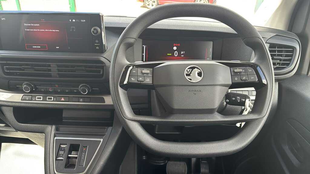 Vauxhall Vivaro 75Kwh Ultimate M Mpv Mwb 8 Seat Black #9