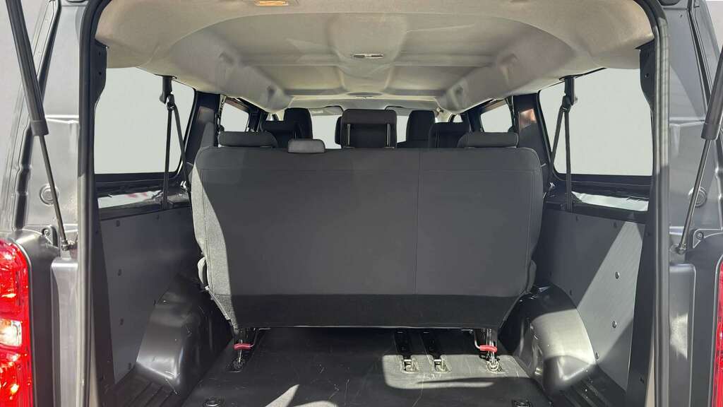 Vauxhall Vivaro 75Kwh Ultimate M Mpv Mwb 8 Seat Black #7