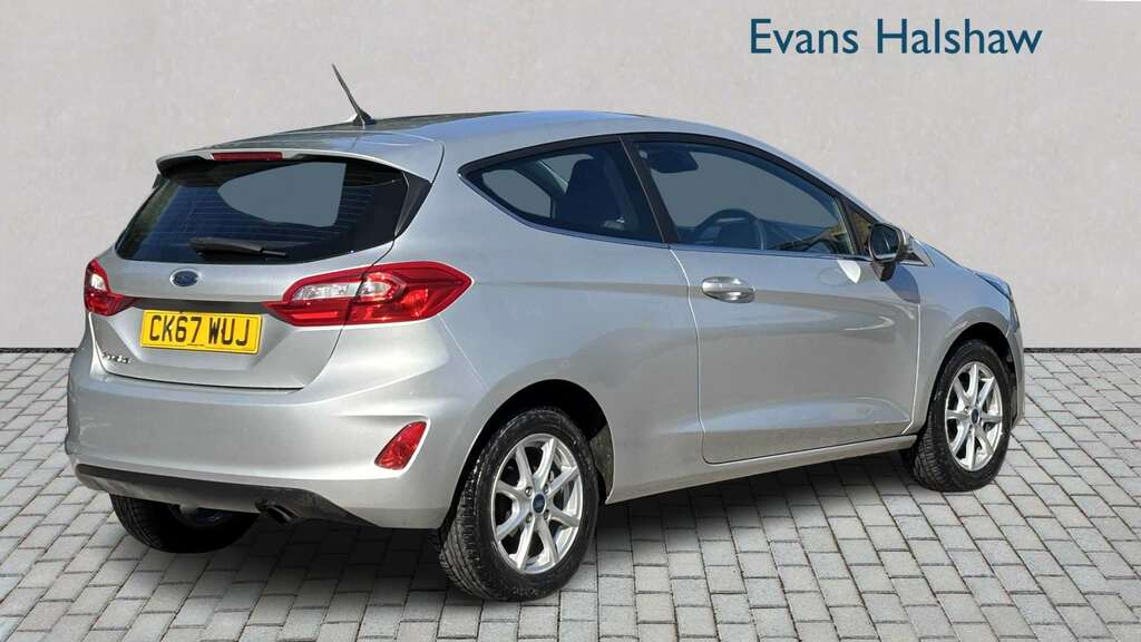 Ford Fiesta 1.1 Zetec 2018 Silver #2