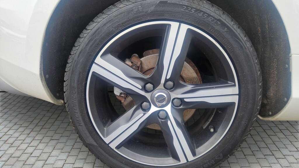 Volvo V40 D4 190 R Design 2016 White #6