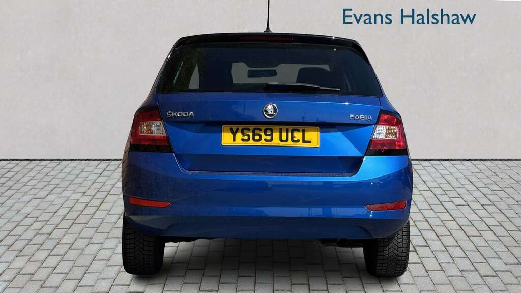 Skoda Fabia 1.0 Tsi Colour Edition 2019 Blue #5