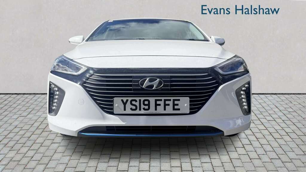 Hyundai Ioniq 1.6 Gdi Hybrid Premium Dct 2019 White #4
