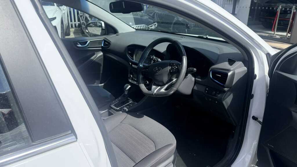 Hyundai Ioniq Premium Se Hev S-a Black #8