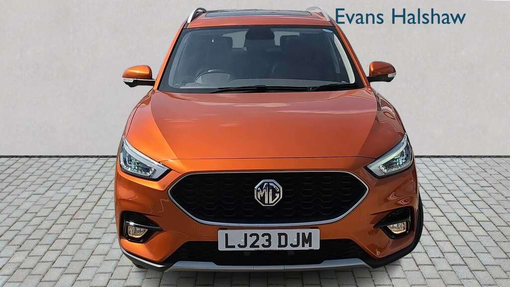 MG ZS 1.0T Gdi Exclusive 2023 LJ23DJM Orange #4