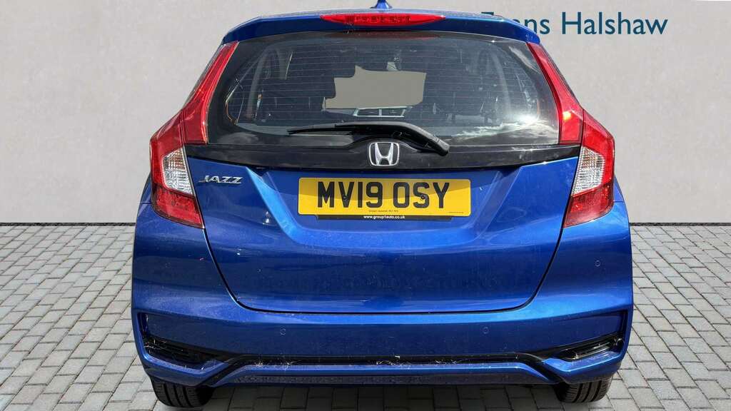 Honda Jazz 1.3 I-vtec Se Navi Cvt 2019 Blue #3